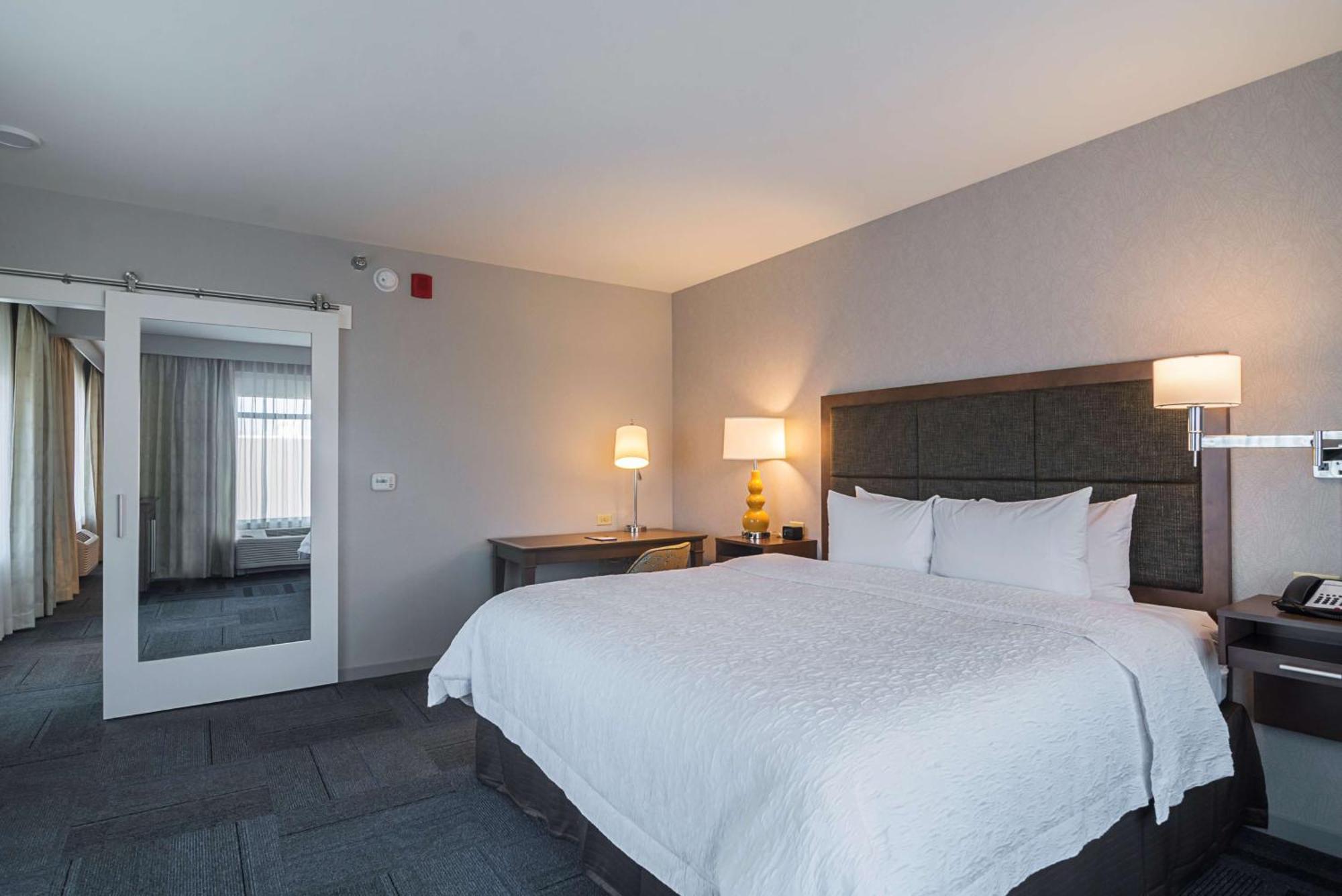 Hampton Inn Chicago North-Loyola Station, Il Екстериор снимка