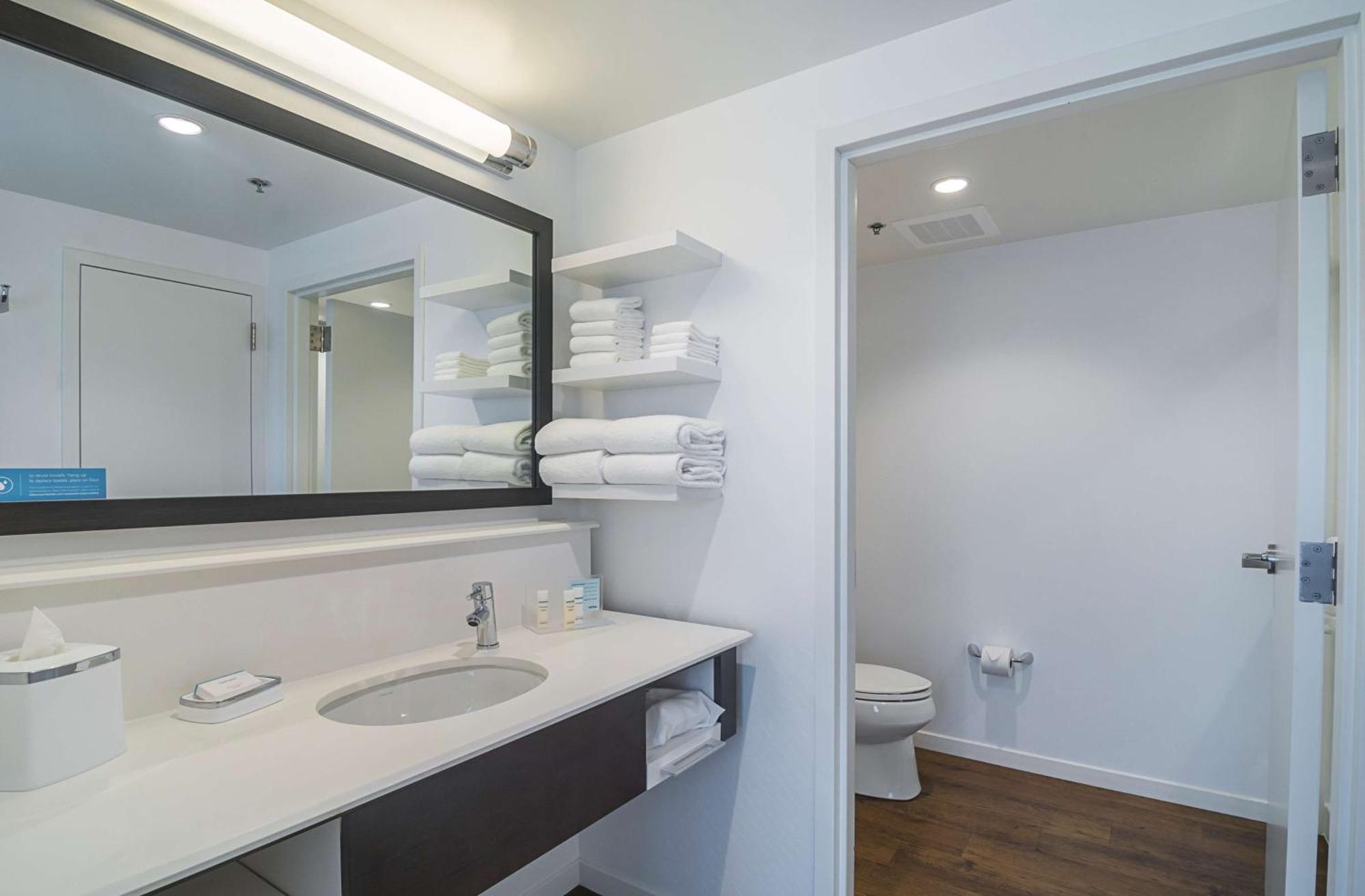 Hampton Inn Chicago North-Loyola Station, Il Екстериор снимка