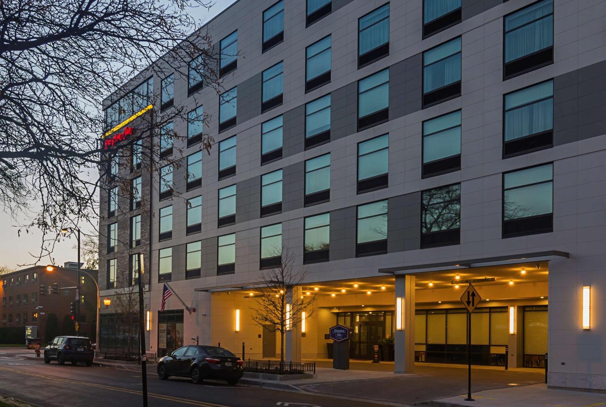 Hampton Inn Chicago North-Loyola Station, Il Екстериор снимка